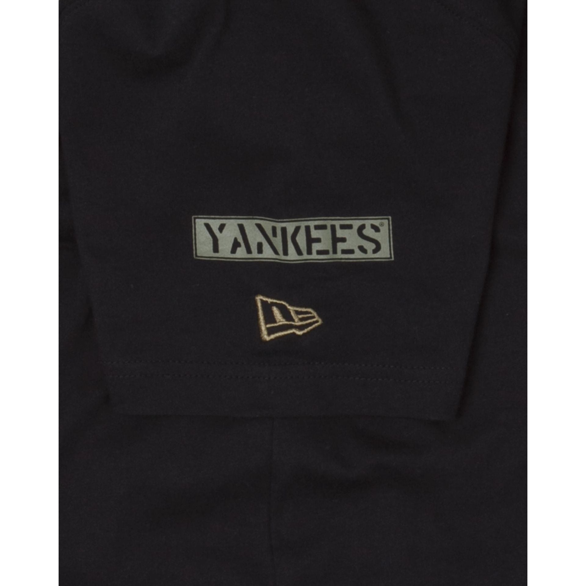 Alpha Industries X New York Yankees Black T-Shirt - Image 5
