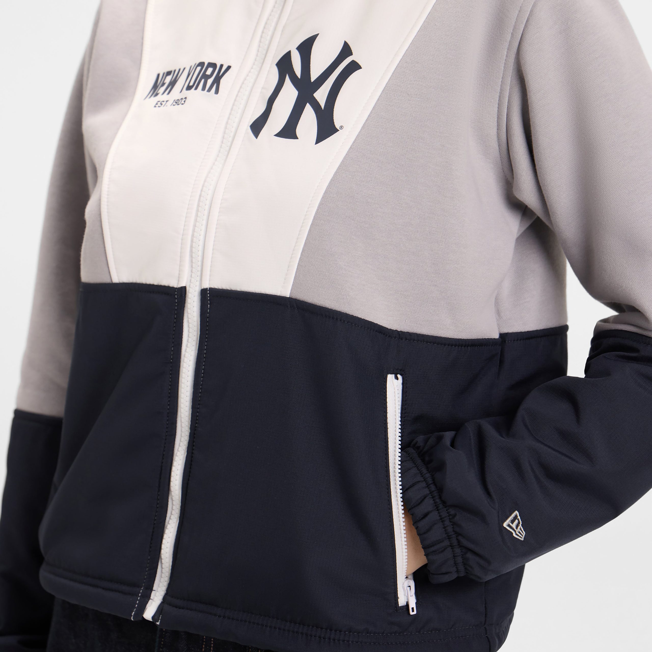 Philadelphia 76ers Leisure Women's Full-Zip Sweatshirt - Image 5