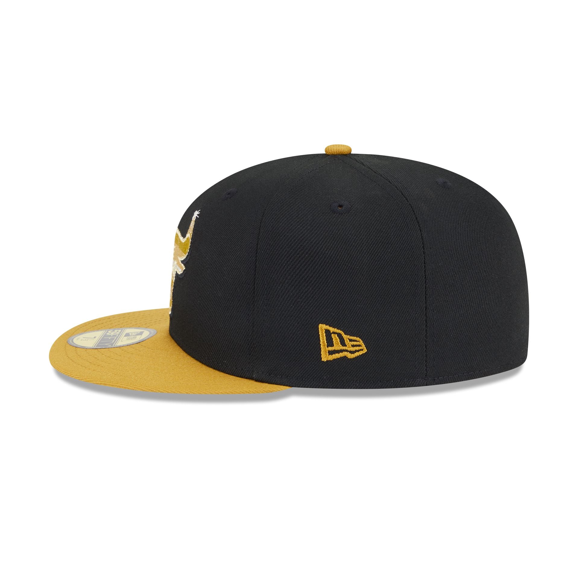 Chicago Bulls Metallic Gold Logo 59FIFTY Fitted Hat - Image 4